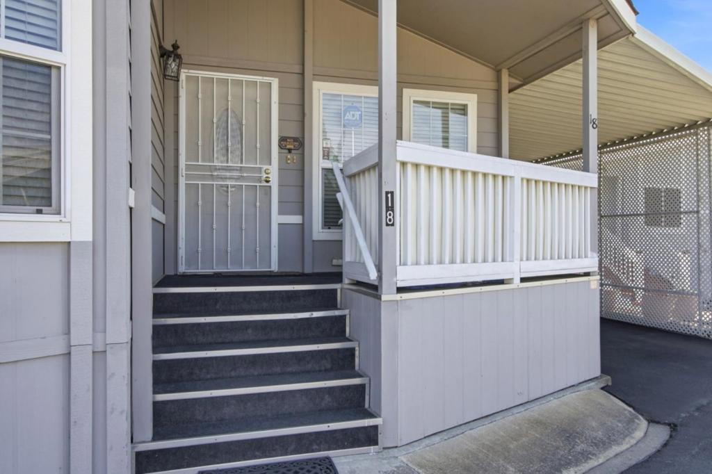 60 Wilson Way 18 Property Photo 4