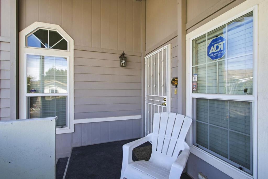 60 Wilson Way 18 Property Photo 5