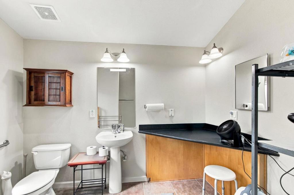 60 Wilson Way 18 Property Photo 23