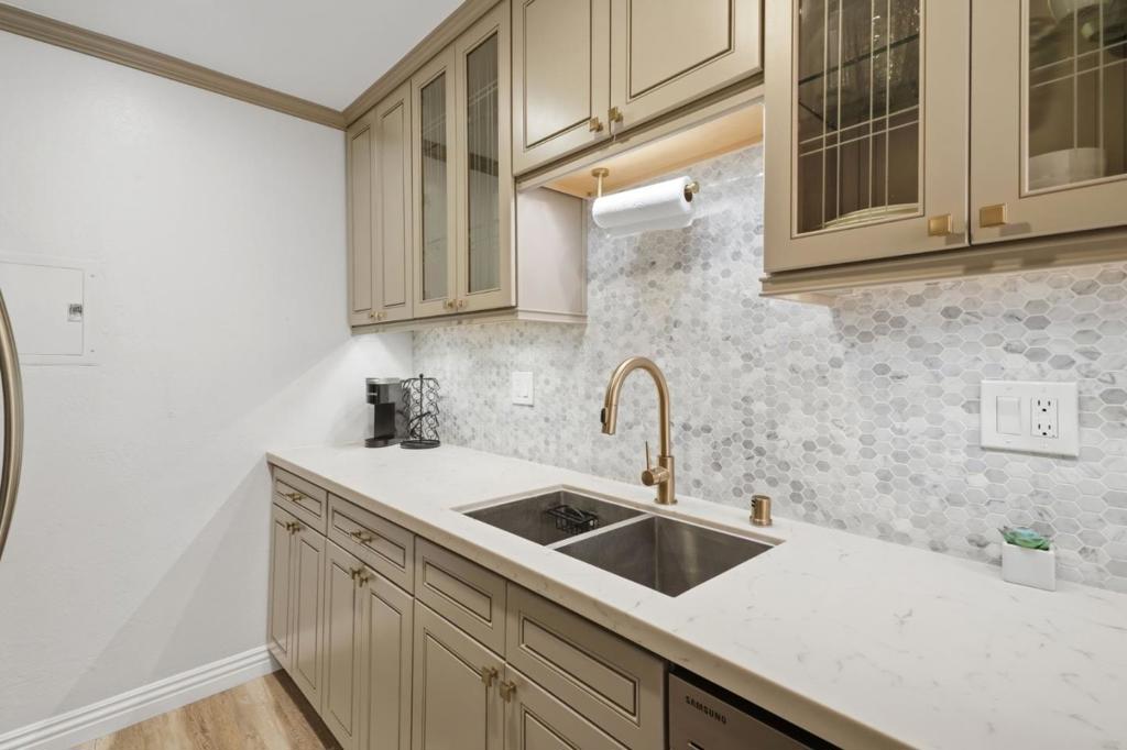 785 N Fair Oaks Avenue 1 Property Photo 13