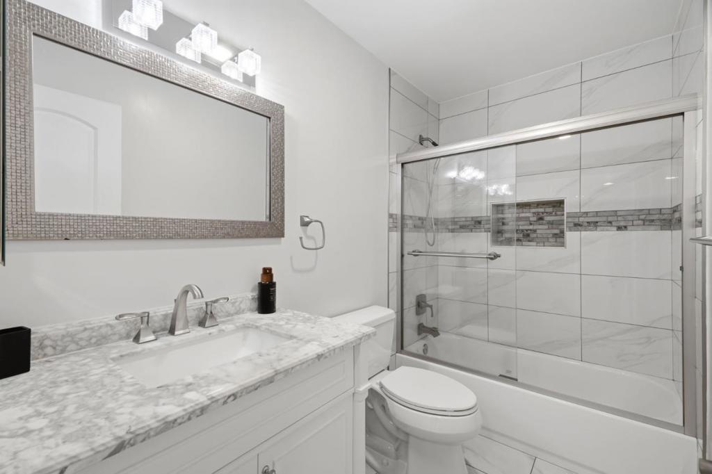785 N Fair Oaks Avenue 1 Property Photo 22