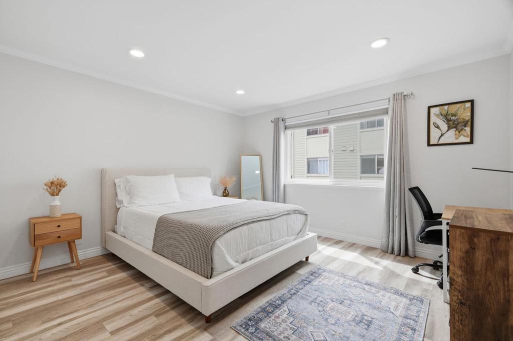 785 N Fair Oaks Avenue 1 Property Photo 23