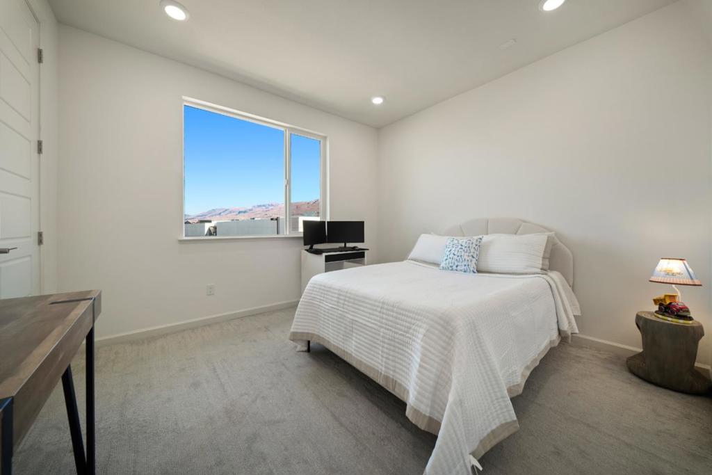 493 Snap Dragon Street Property Photo 17