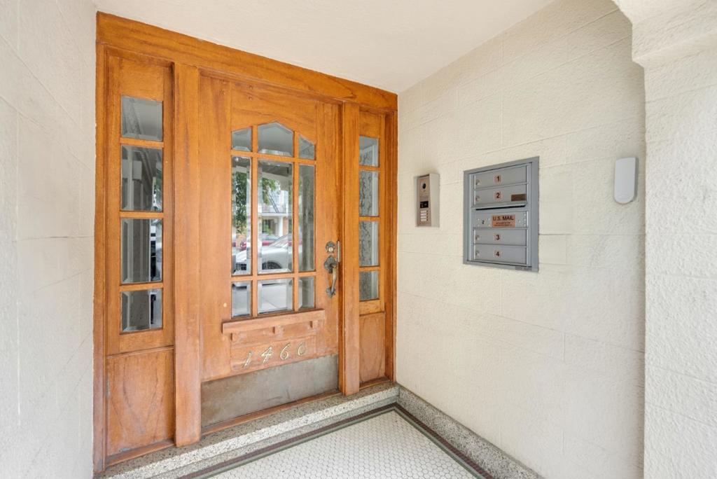 1460 Chestnut Street Property Photo 4