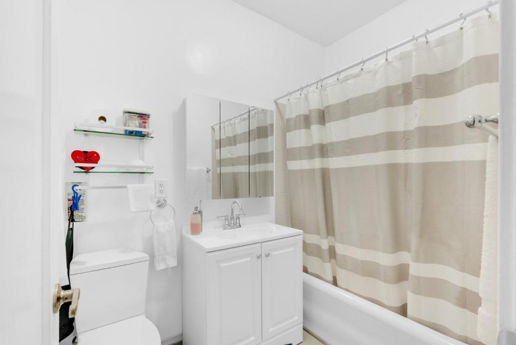 1460 Chestnut Street Property Photo 8