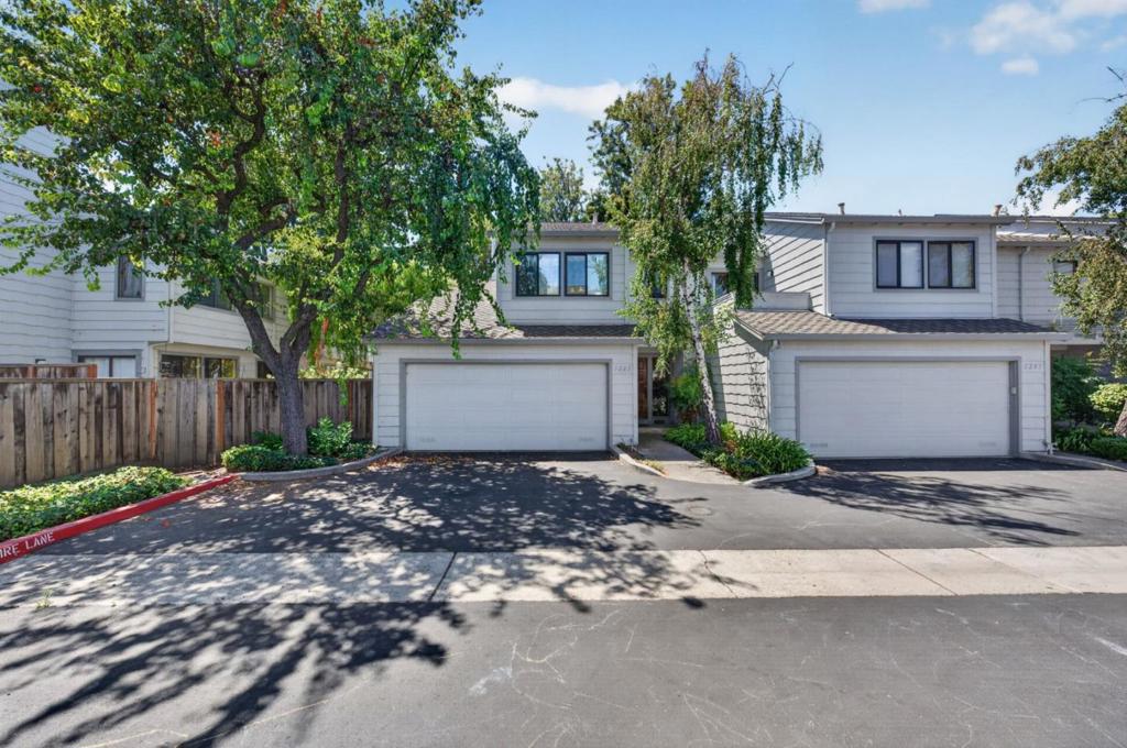 1205 Sierra Village Way Property Photo 1