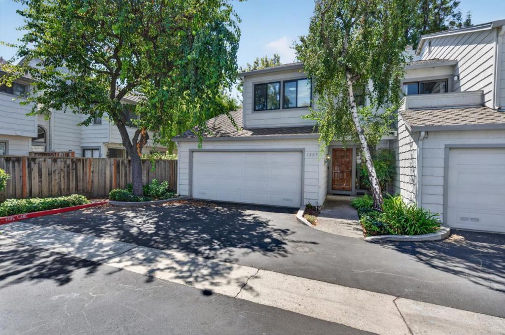 1205 Sierra Village Way Property Photo 3