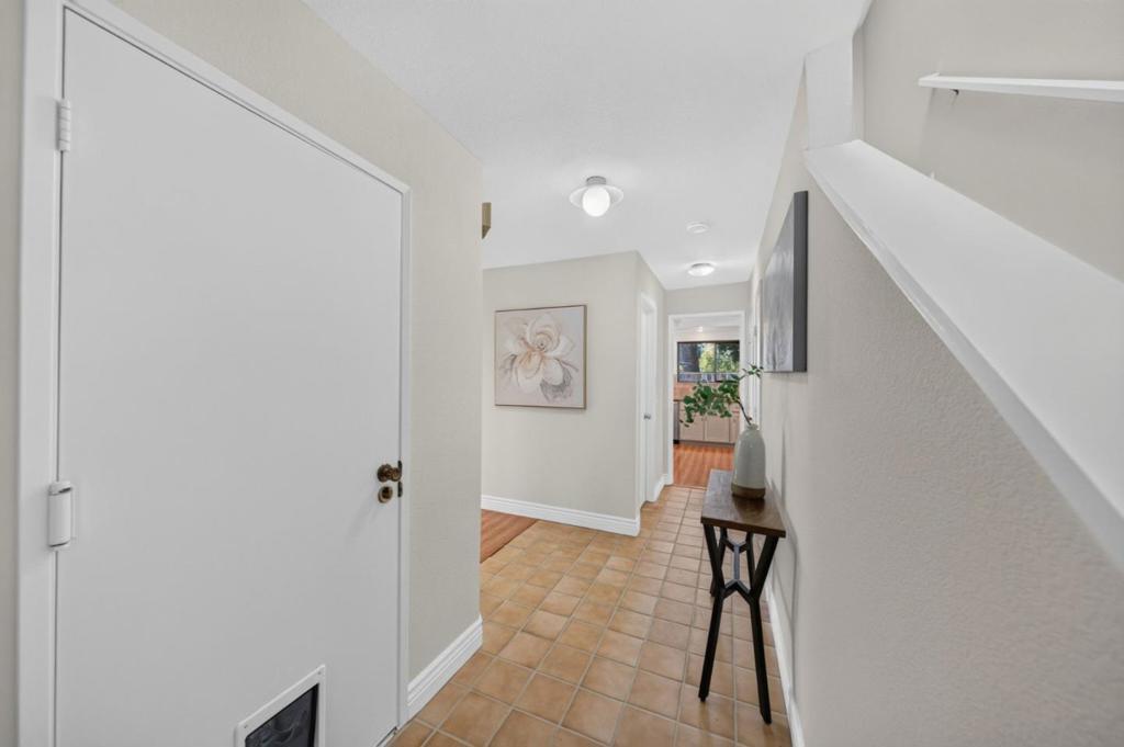 1205 Sierra Village Way Property Photo 4