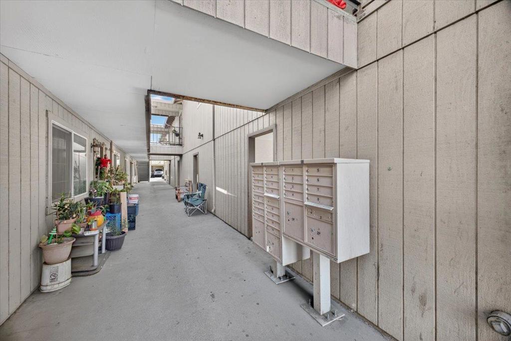 608 N Sanborn Road Property Photo 8