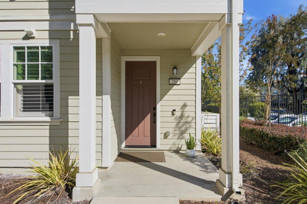 350 Circuit Way Property Photo 7
