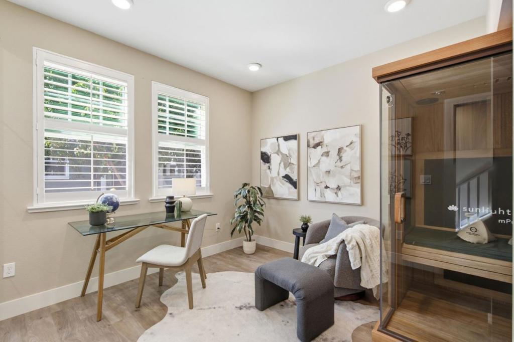 350 Circuit Way Property Photo 10