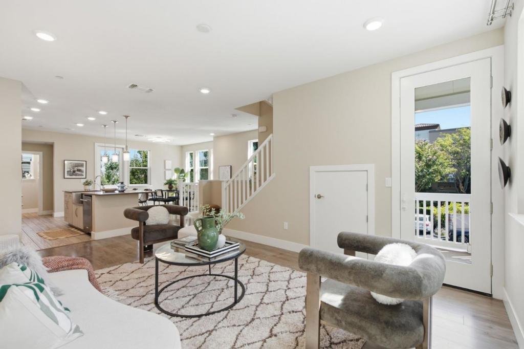 350 Circuit Way Property Photo 35