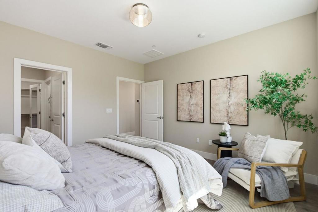 350 Circuit Way Property Photo 47