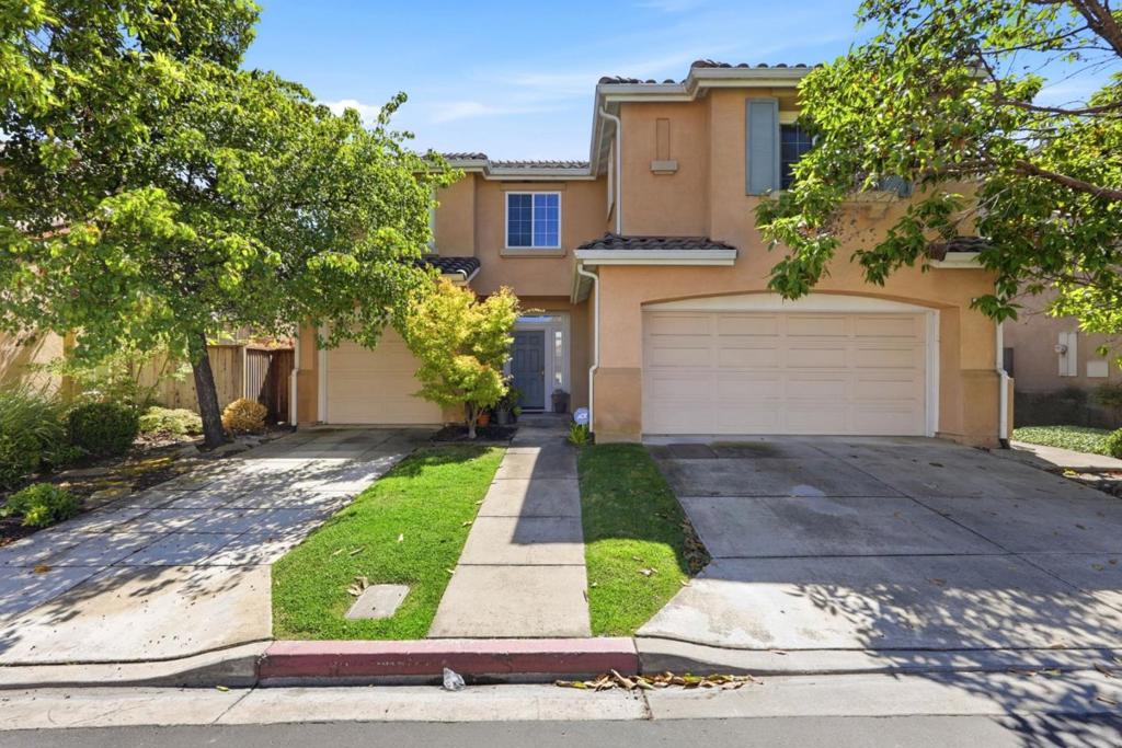 2348 Seacrest Court Property Photo 2