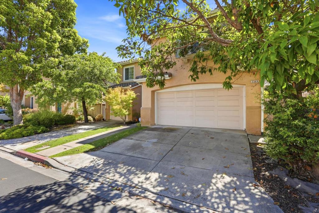 2348 Seacrest Court Property Photo 3