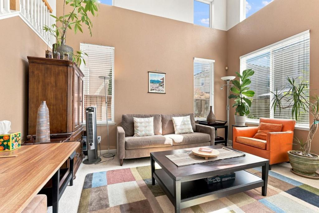 2348 Seacrest Court Property Photo 8