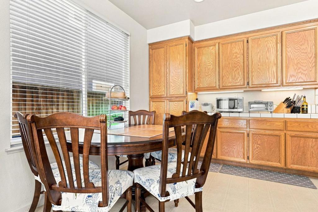 2348 Seacrest Court Property Photo 18