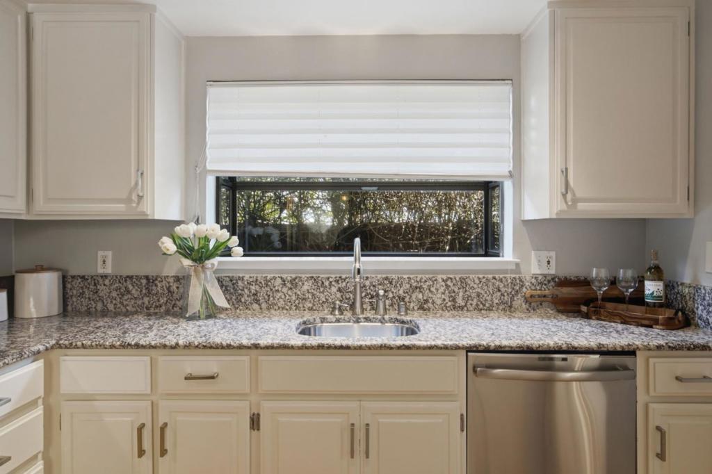 16 Lorton Avenue 3 Property Photo 8