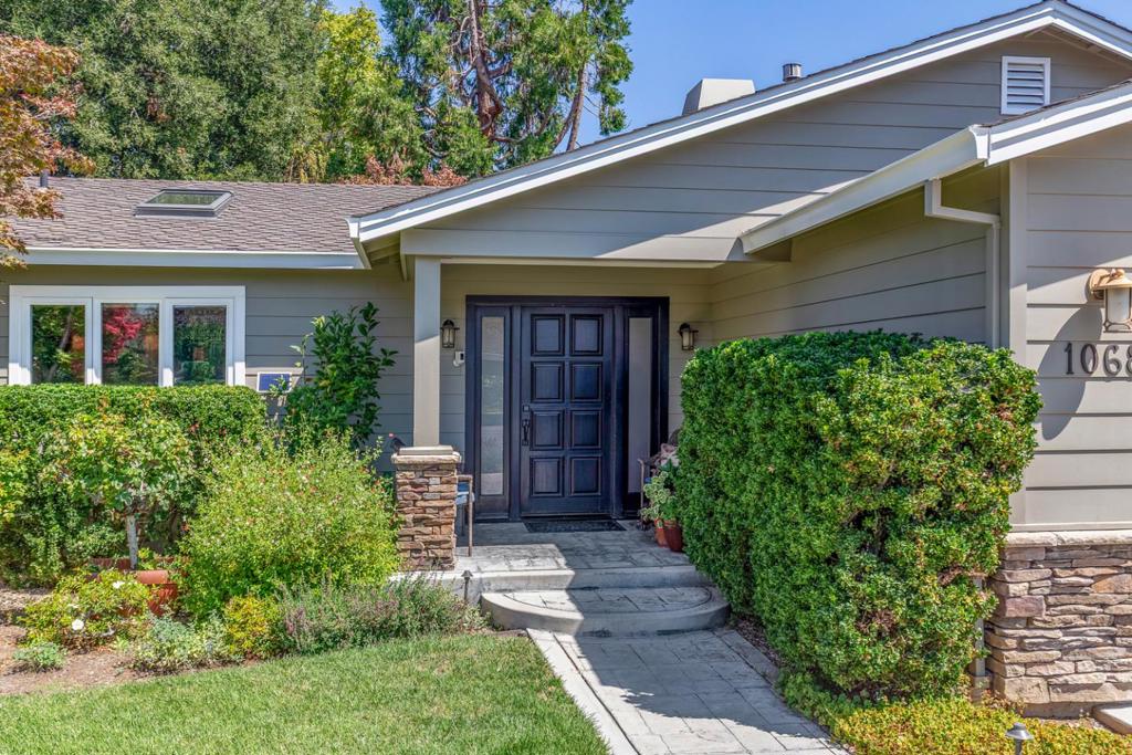1068 Rose Avenue Property Photo 3
