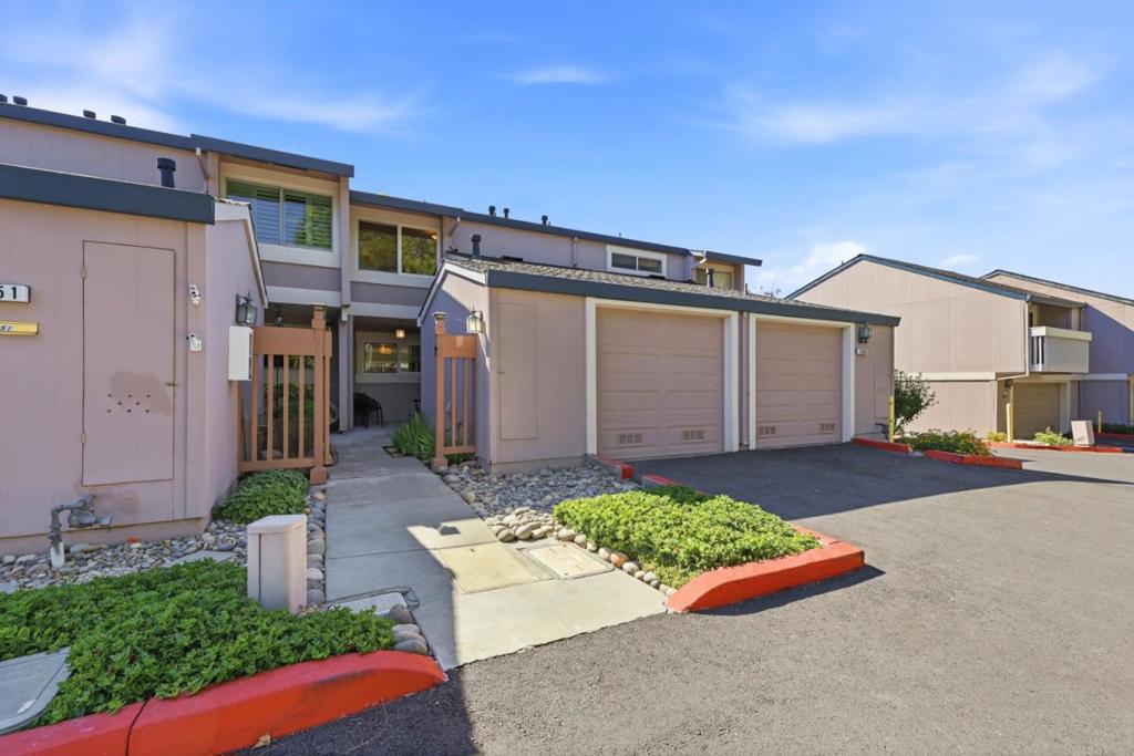 1349 Merrivale West Square Property Photo 2