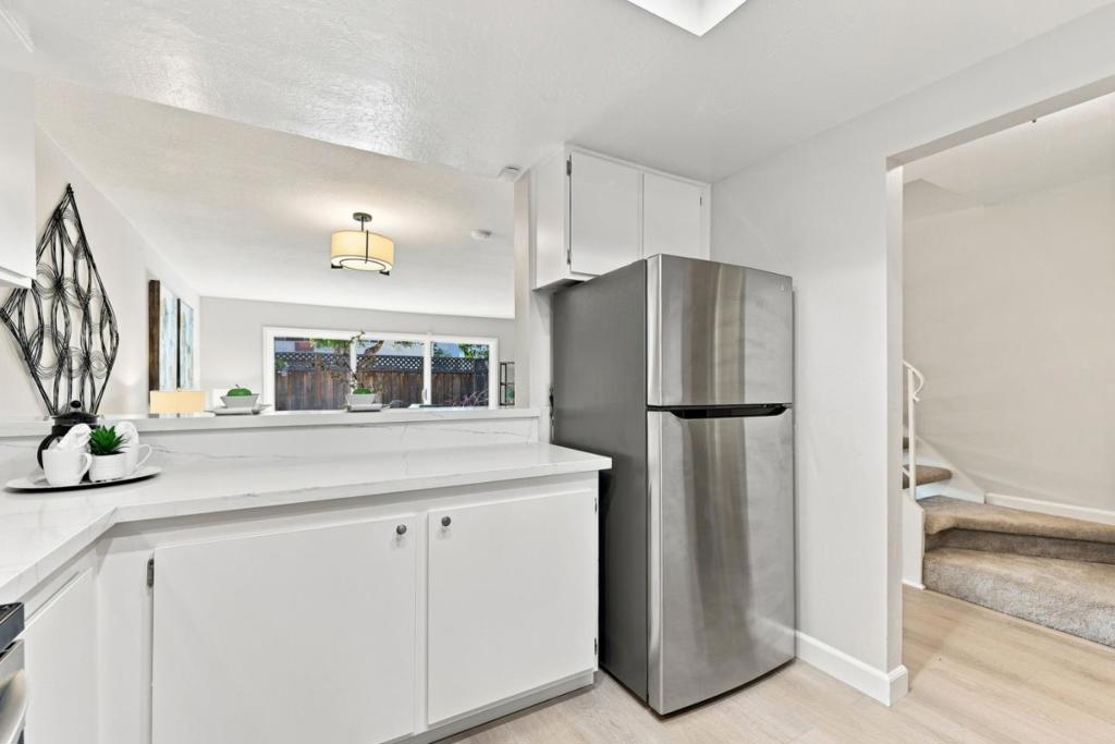 1349 Merrivale West Square Property Photo 12