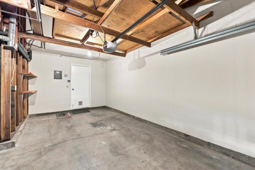 1349 Merrivale West Square Property Photo 35