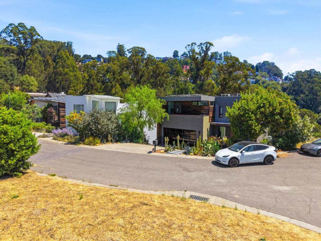 21 Jewel Court Property Photo 3