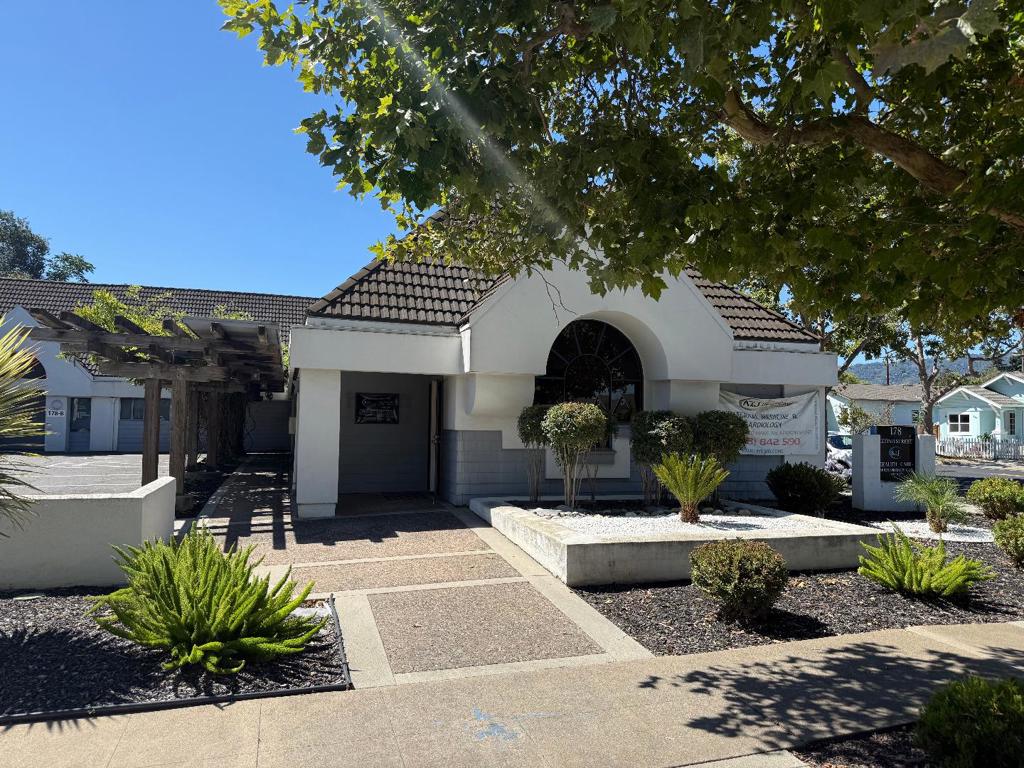 178 2nd Street Property Photo 3