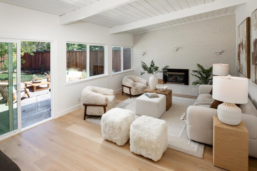 7463 Bollinger Road Property Photo 10