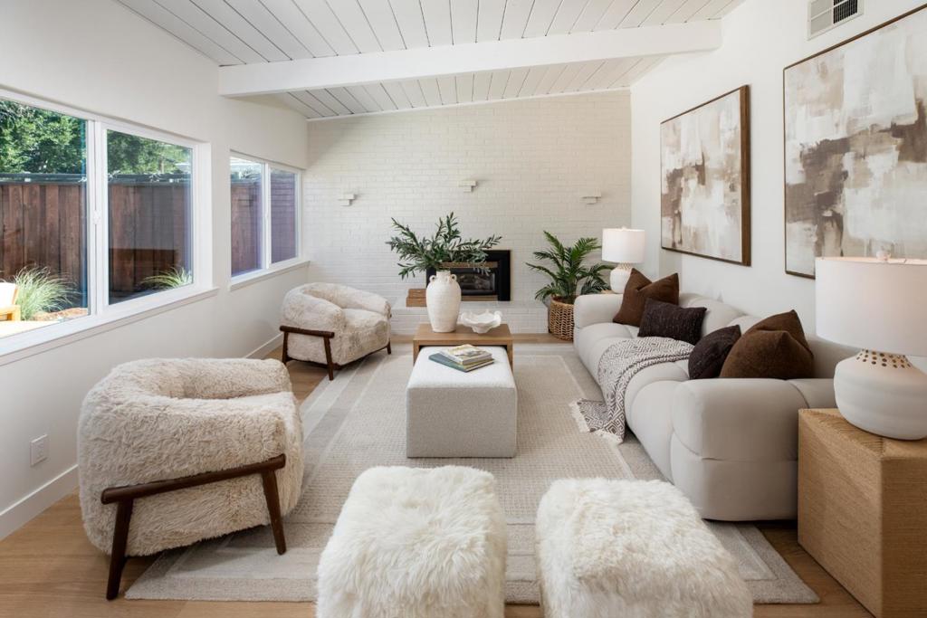 7463 Bollinger Road Property Photo 11