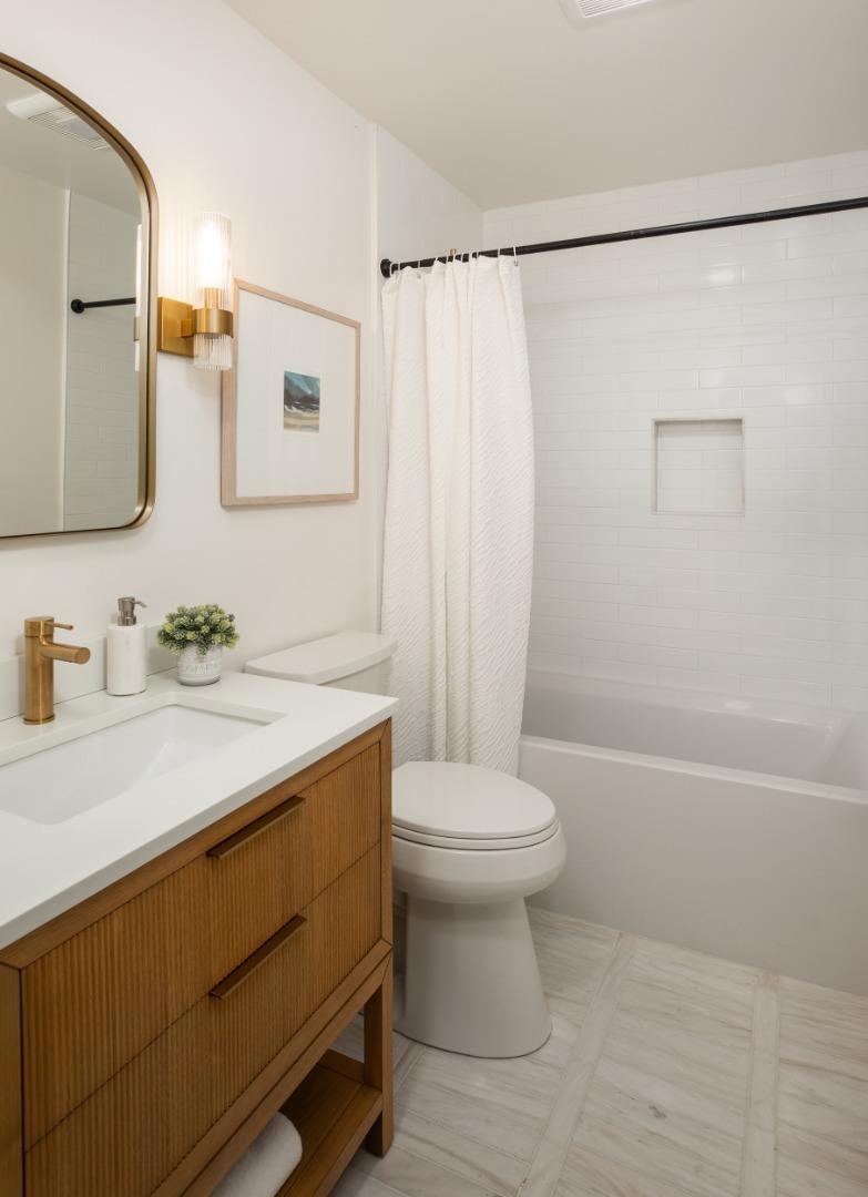 7463 Bollinger Road Property Photo 17