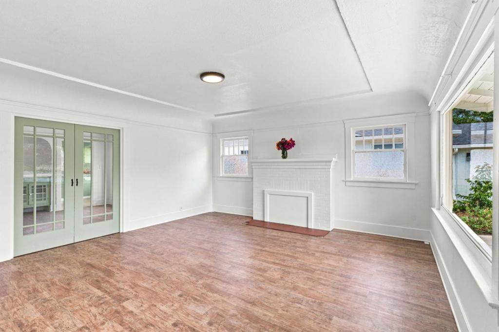 522 King Street Property Photo 5
