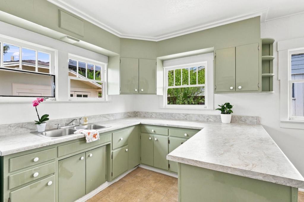 522 King Street Property Photo 14
