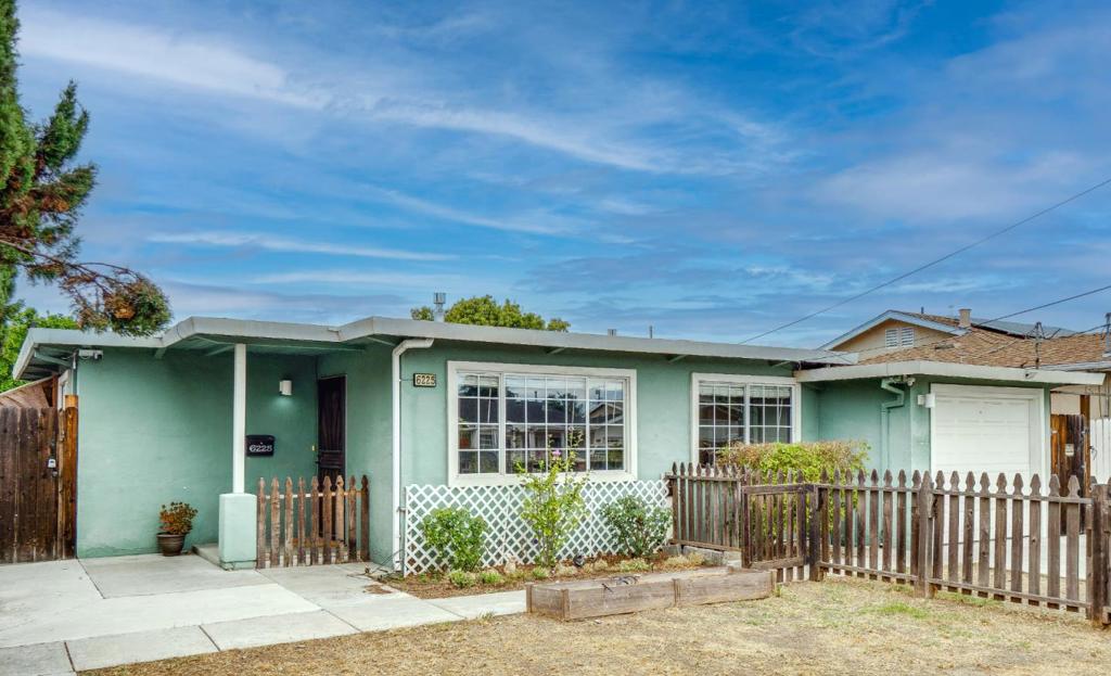 6225 Wilma Avenue Property Photo 1