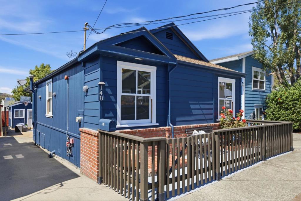 148 Monterey Street Property Photo 1