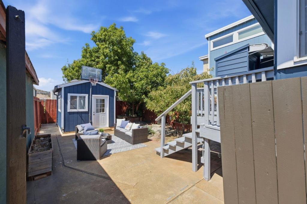 148 Monterey Street Property Photo 4