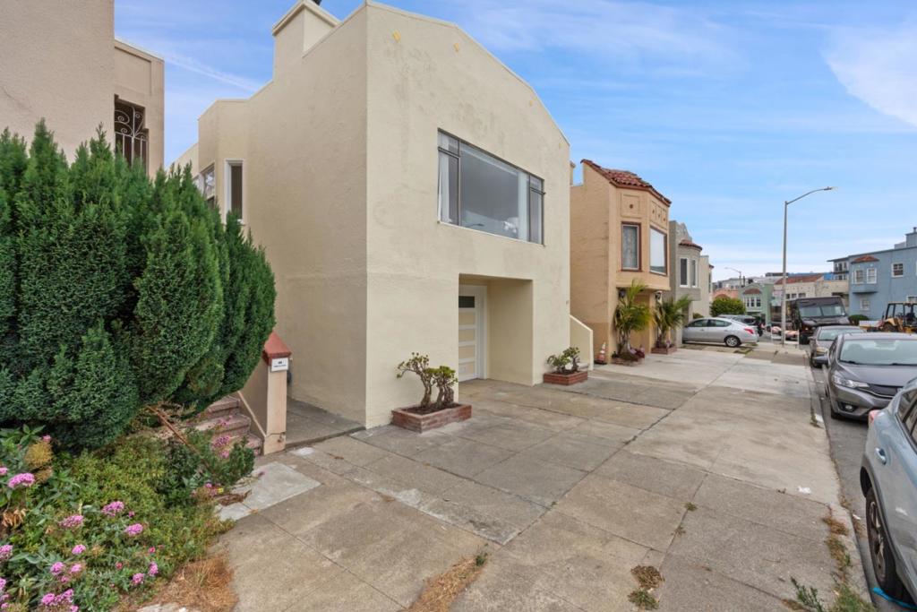 60 Camellia Avenue Property Photo 3