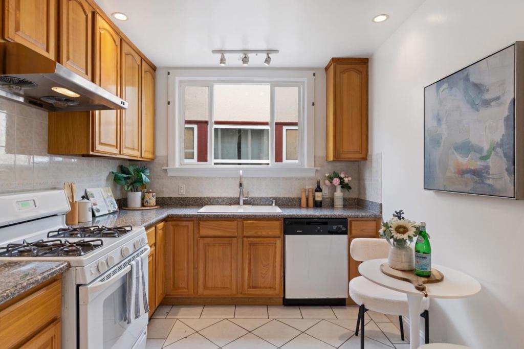 60 Camellia Avenue Property Photo 11