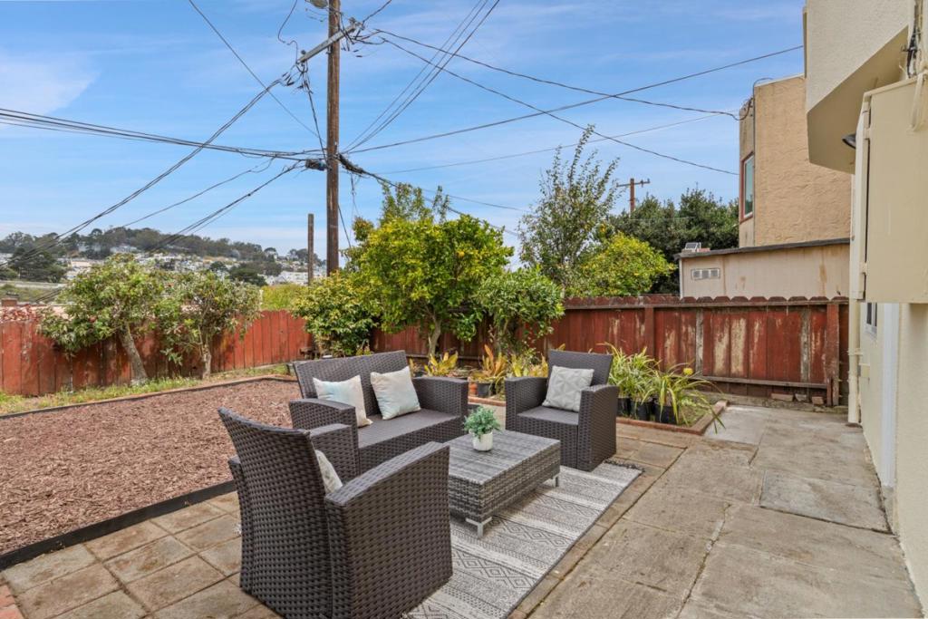 60 Camellia Avenue Property Photo 27