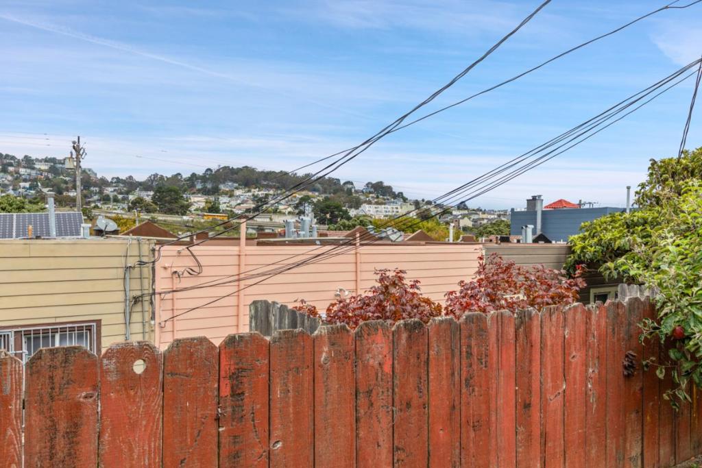 60 Camellia Avenue Property Photo 30