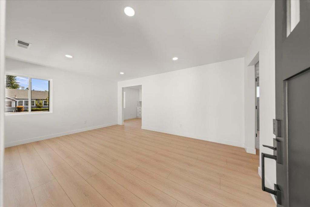 381 N Leigh Avenue Property Photo 22