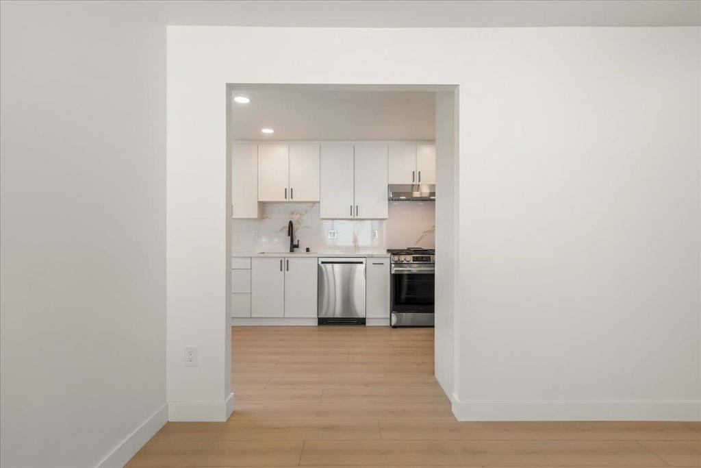 381 N Leigh Avenue Property Photo 25