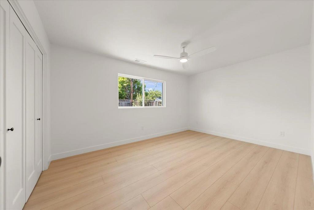 381 N Leigh Avenue Property Photo 33