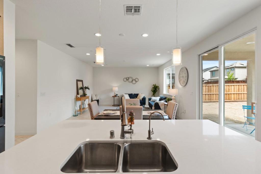 16562 Arbuckle Avenue Property Photo 13