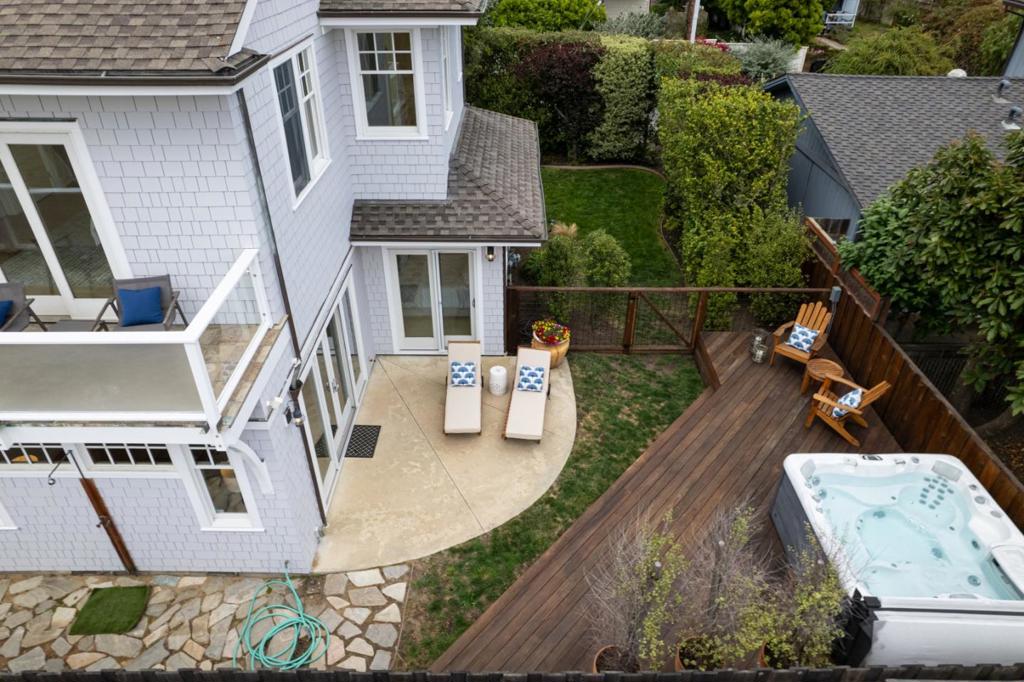 2 Alameda Avenue Property Photo 4