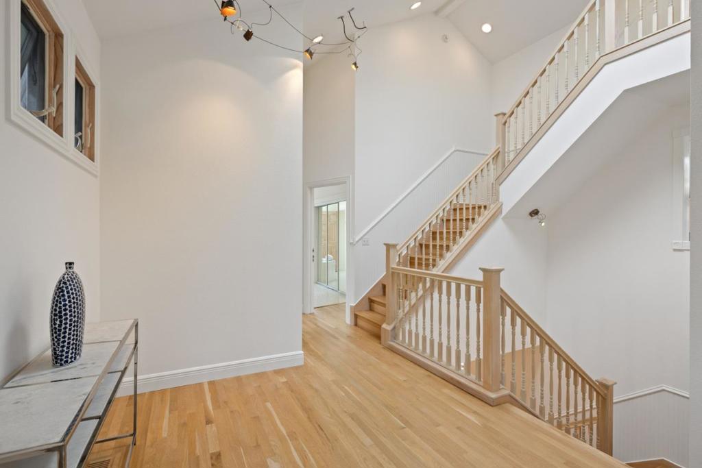 2 Alameda Avenue Property Photo 12