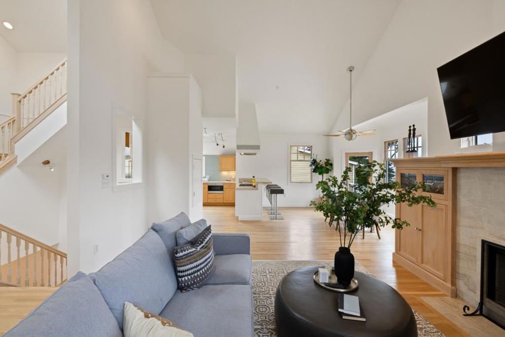 2 Alameda Avenue Property Photo 17
