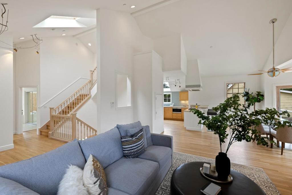 2 Alameda Avenue Property Photo 18