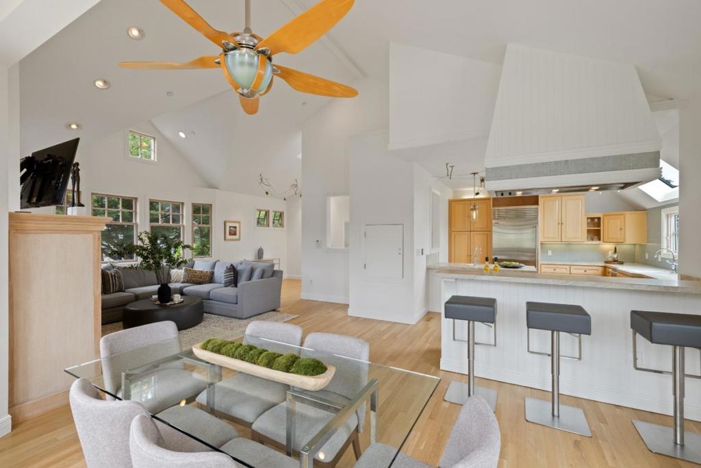 2 Alameda Avenue Property Photo 21