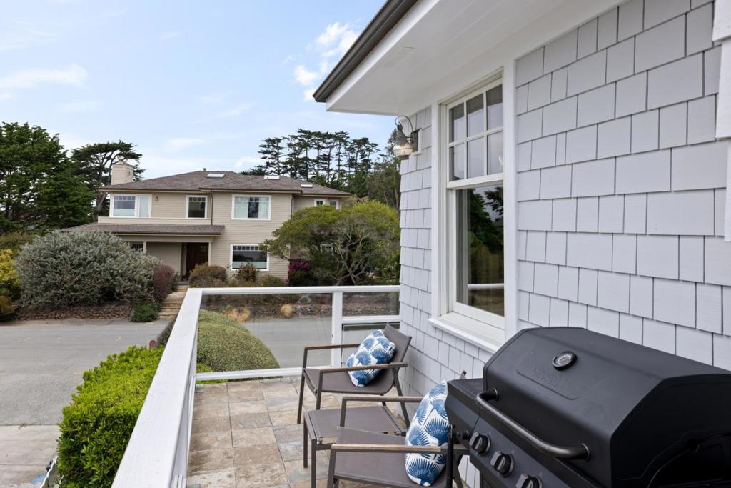2 Alameda Avenue Property Photo 24